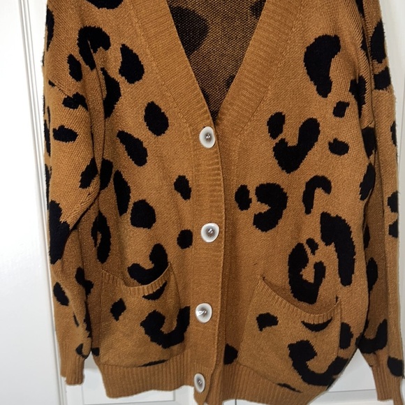 Slouchy Leopard Print Cardigan - Picture 3 of 7
